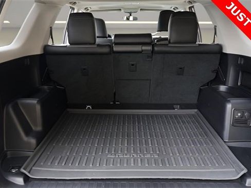 Used 2019 Toyota 4Runner SR5 Premium image 18