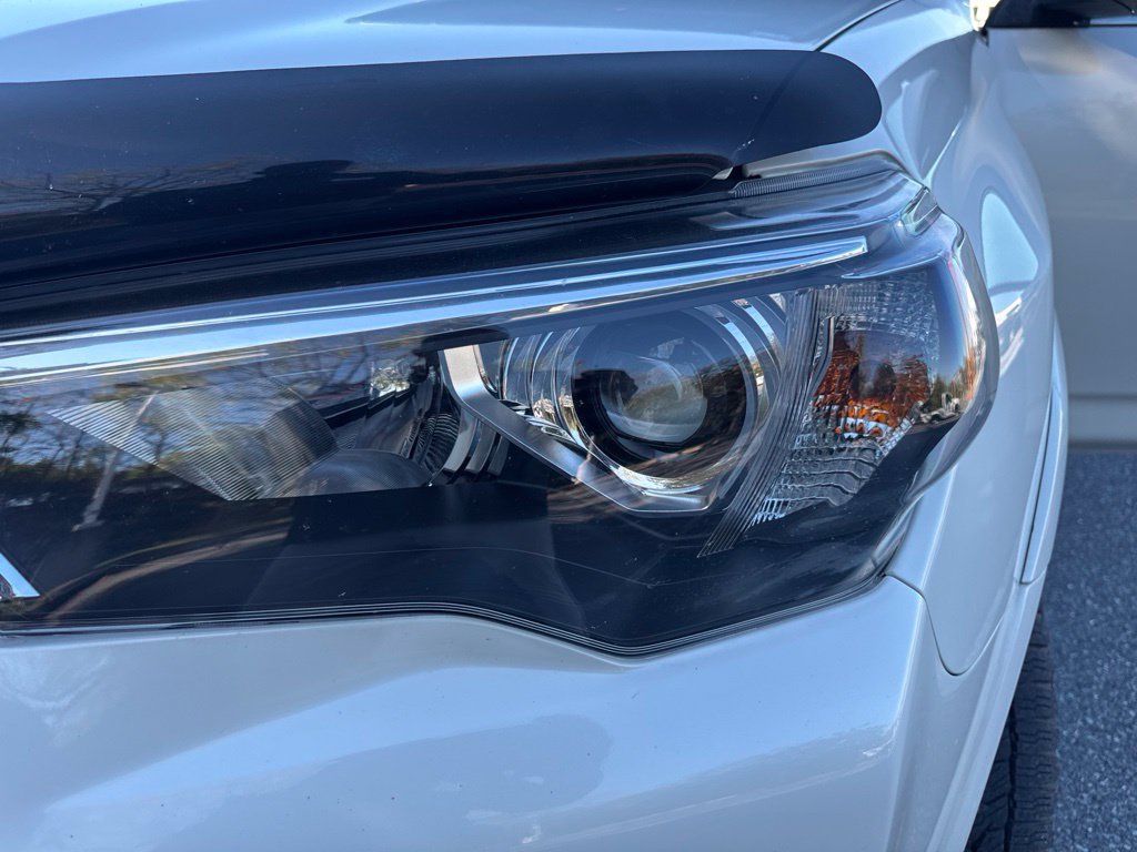 Used 2023 Toyota 4Runner Limited AWD/4WD image 31