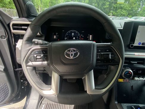 Used 2026 Toyota Tacoma SR5 AWD/4WD image 25
