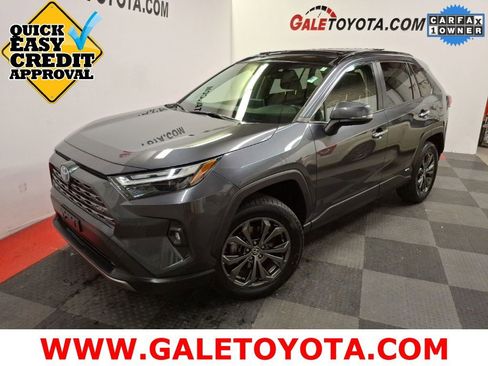 Used 2022 Toyota RAV4 Limited image 1