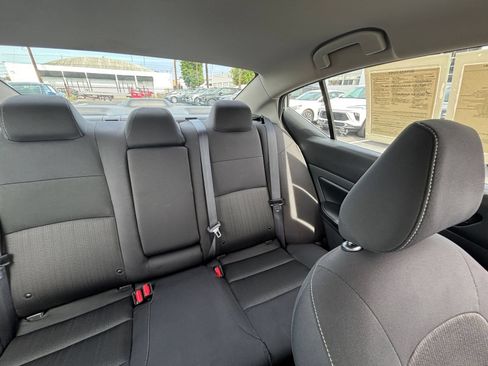 Used 2025 Nissan Altima 2.5 SV FWD image 32