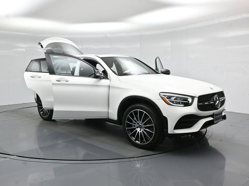 Used 2023 Mercedes-Benz GLC 300 4MATIC Coupe image 31