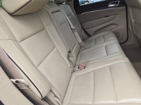 Used 2015 Jeep Grand Cherokee Overland AWD/4WD image 24