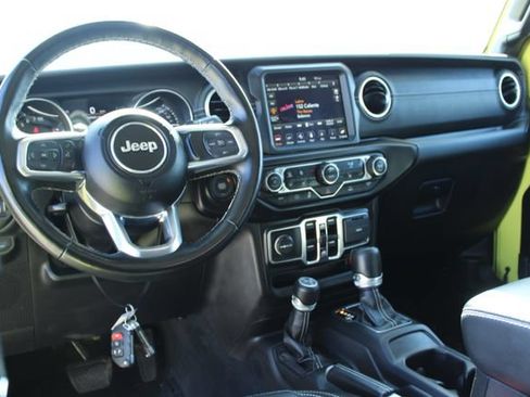 Used 2022 Jeep Wrangler Unlimited Sahara w/ Cold Weather Group AWD/4WD image 14