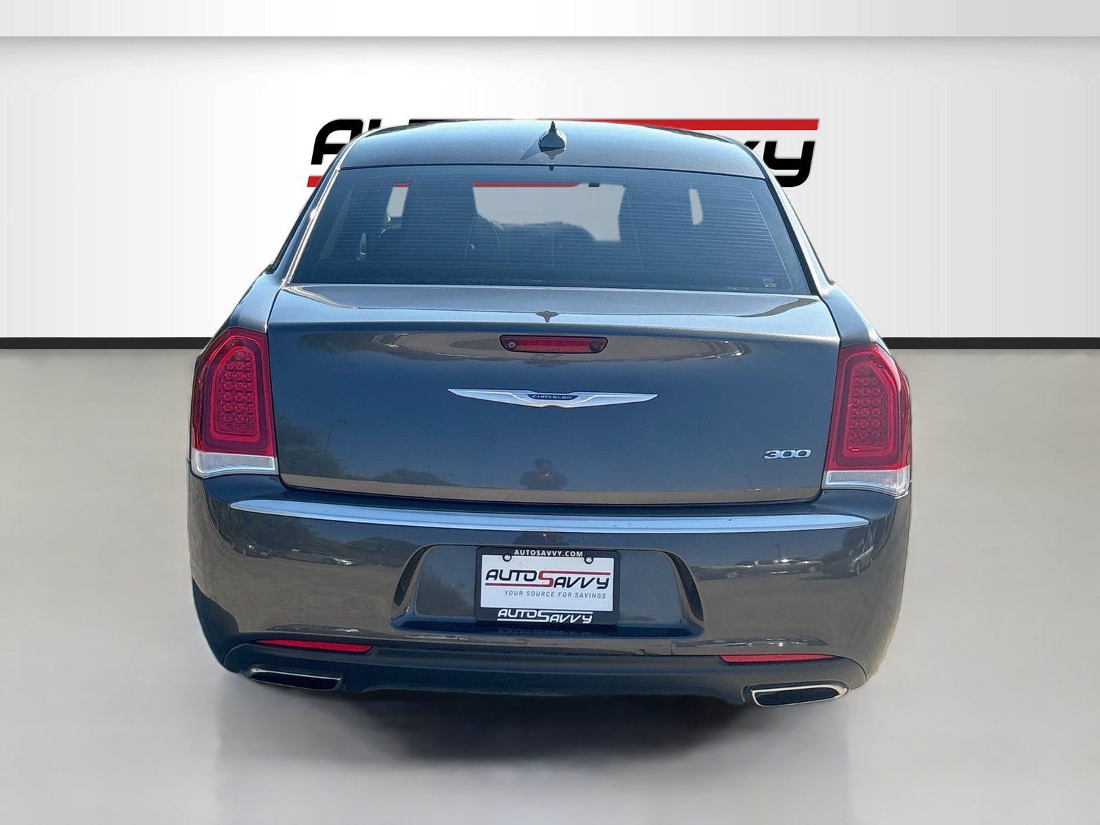 Used 2019 Chrysler 300 Touring w/ Chrome Appearance Package RWD image 6