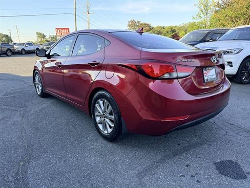 Used 2014 Hyundai Elantra SE w/ Option Group 02 FWD image 7