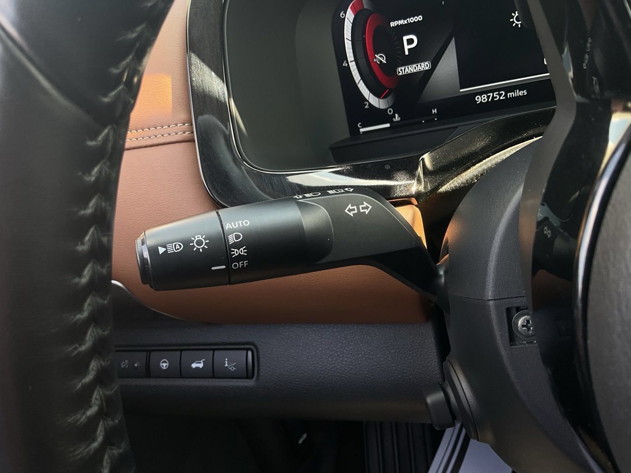 Used 2024 Nissan Pathfinder Platinum FWD image 42