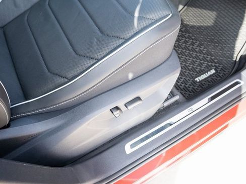 Used 2024 Volkswagen Tiguan SEL R-Line image 42