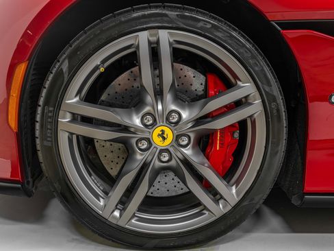 Certified 2020 Ferrari Portofino Base image 15