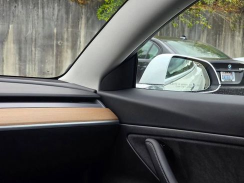 Used 2020 Tesla Model 3 Standard Range Plus image 20