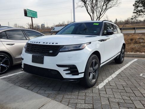 Used 2025 Land Rover Range Rover Velar Dynamic SE image 3