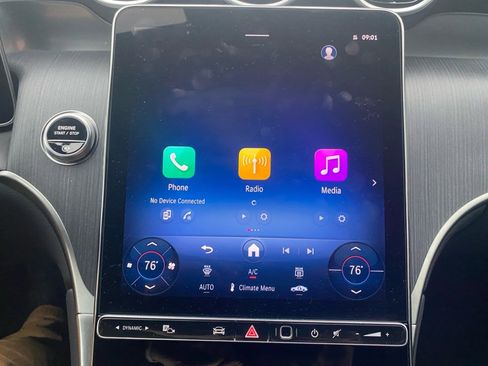 Used 2025 Mercedes-Benz GLC 300 4MATIC image 17