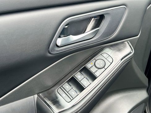 New 2026 Nissan Rogue SV FWD image 17