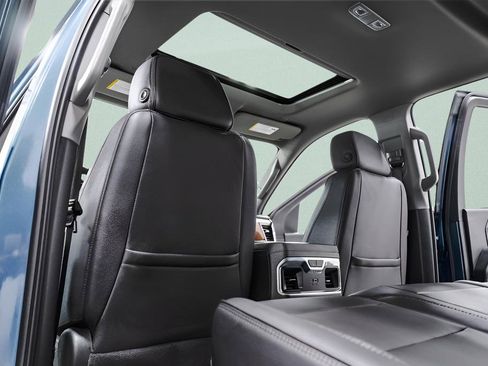 Used 2025 GMC Sierra 2500 Denali w/ Denali Reserve Package AWD/4WD image 30