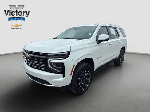 Used 2025 Chevrolet Tahoe High Country AWD/4WD image 3
