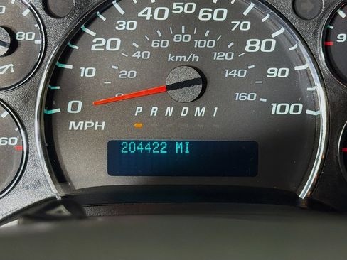 Used 2017 Chevrolet Express 2500 RWD image 14