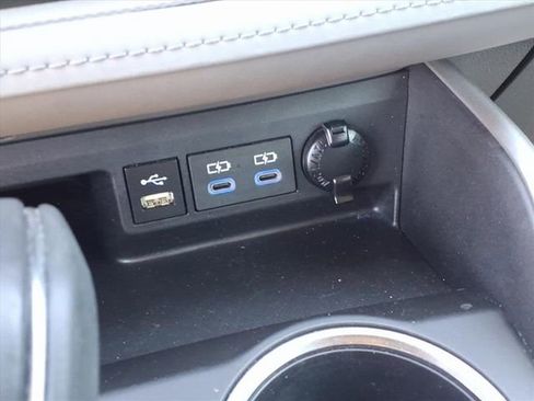 Used 2022 Toyota Highlander XLE image 10