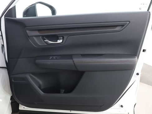 Used 2024 Honda CR-V Sport image 11