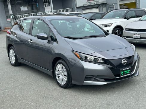 Used 2025 Nissan Leaf S FWD image 3