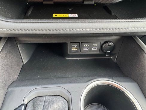 Used 2023 Toyota Highlander XLE AWD/4WD image 20