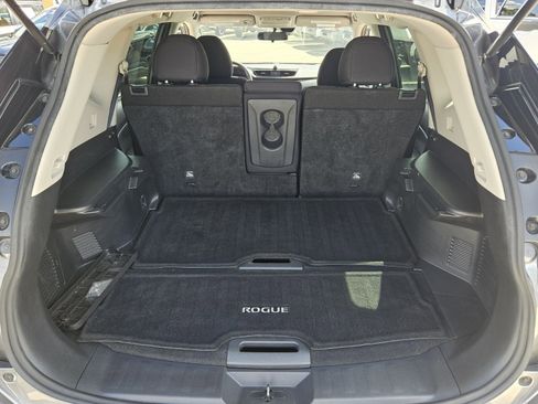 Used 2020 Nissan Rogue S image 9