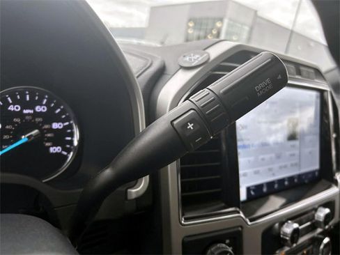 Used 2022 Ford F250 Lariat w/ Tremor Off-Road Package image 32