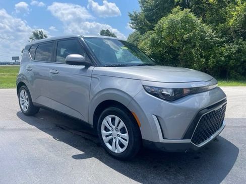 Used 2024 Kia Soul LX FWD image 4