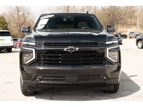 Used 2025 Chevrolet Suburban RST w/ Comfort Package image 2