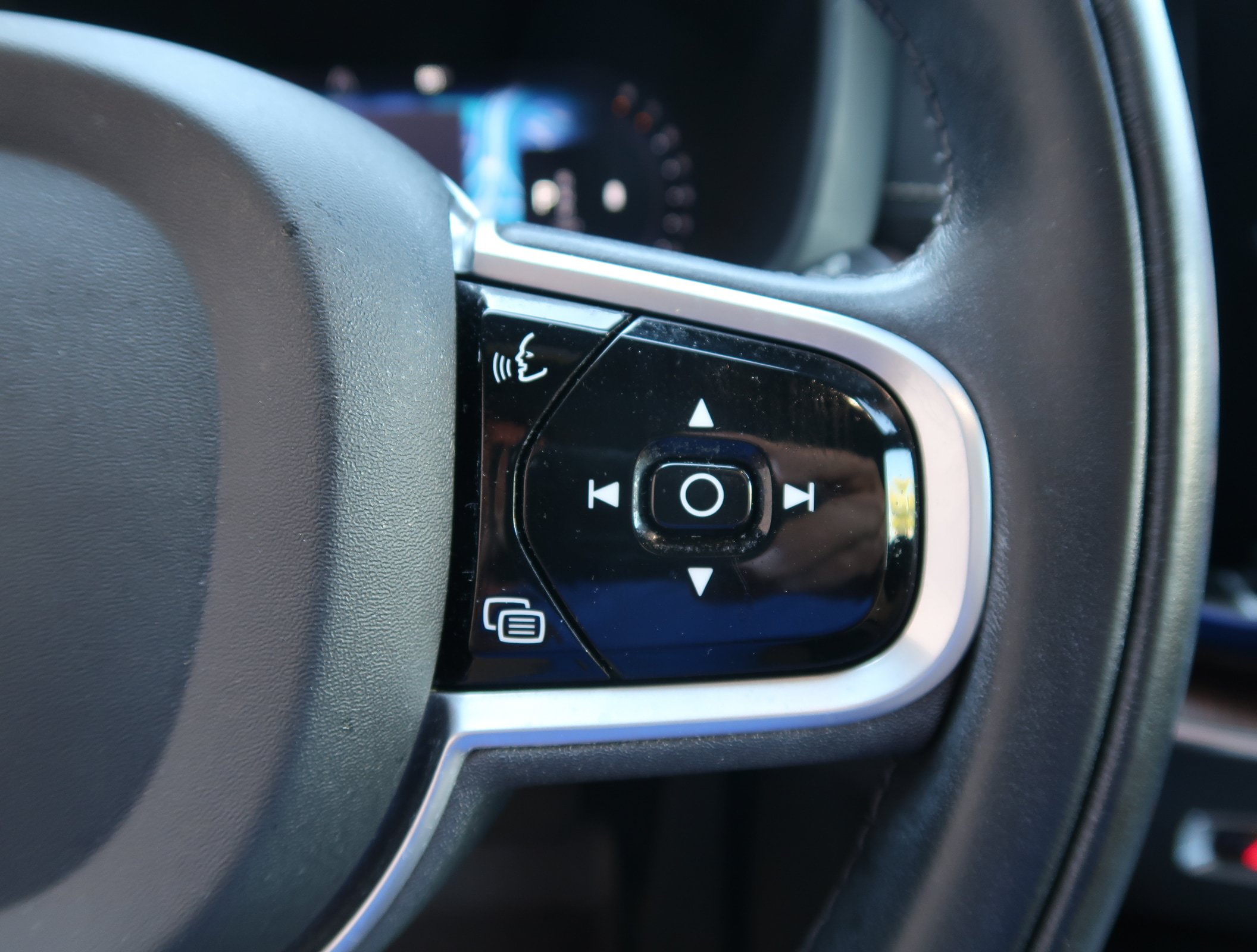 Used 2022 Volvo XC60 B6 Inscription w/ Advanced Package AWD/4WD image 19