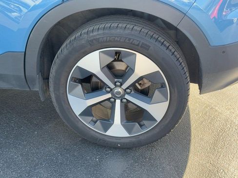 Certified 2025 Volvo XC40 B5 Plus image 8