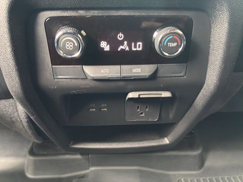 Used 2025 Chevrolet Traverse Z71 w/ Enhanced Driving Package AWD/4WD image 48