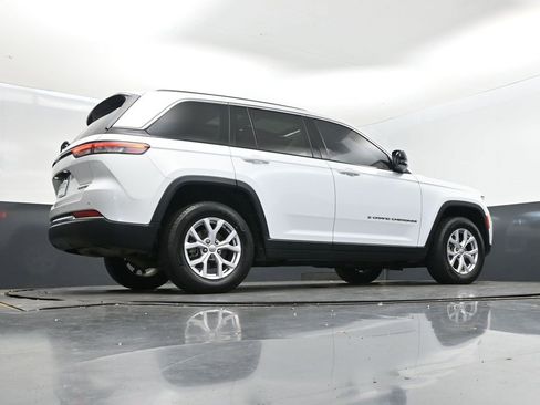 Used 2022 Jeep Grand Cherokee Limited image 45