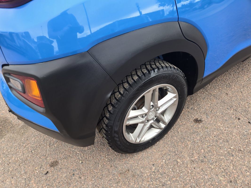 Used 2018 Hyundai Kona SE AWD/4WD image 11