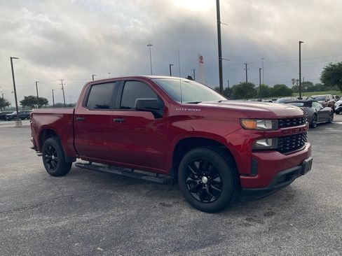 Used 2020 Chevrolet Silverado 1500 Custom w/ Custom Value Package RWD image 3