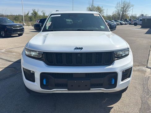 Used 2023 Jeep Grand Cherokee 30th Anniversary AWD/4WD image 9