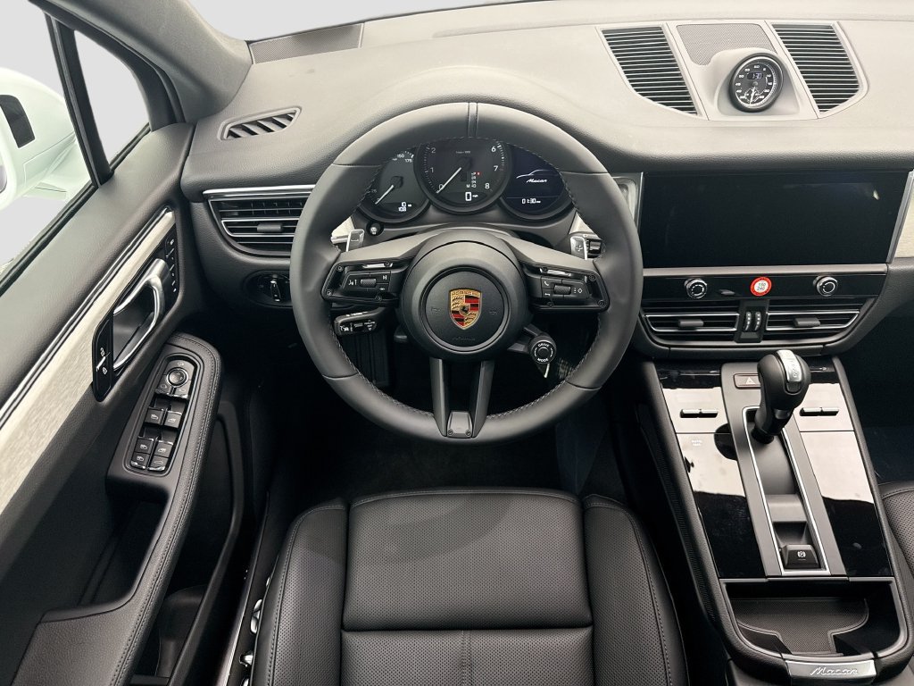 Used 2026 Porsche Macan AWD/4WD image 13