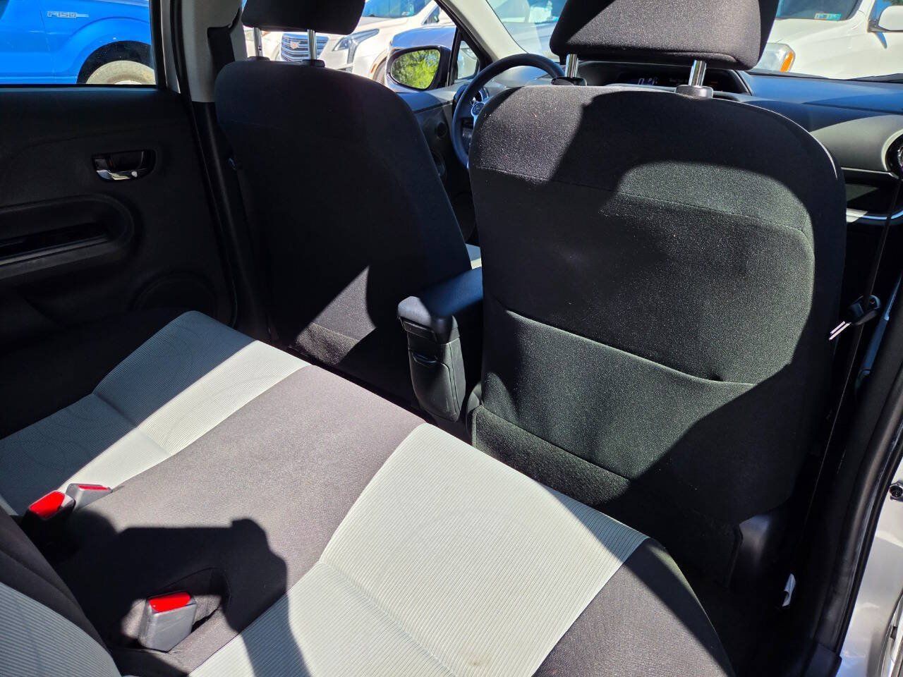 Used 2015 Toyota Prius C Two FWD image 30