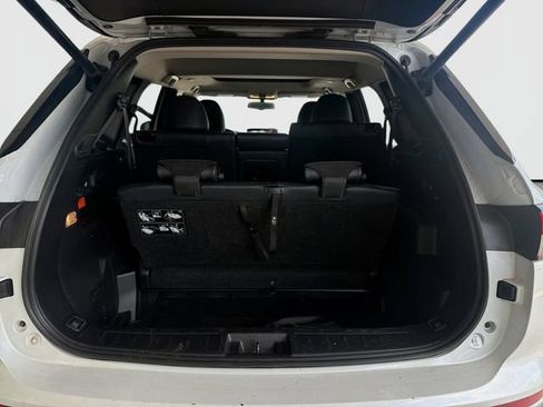 Used 2024 Mitsubishi Outlander 4WD Plug-In Hybrid image 29