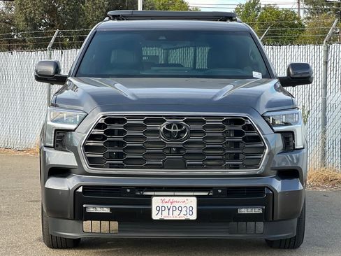 Used 2025 Toyota Sequoia Platinum AWD/4WD image 8