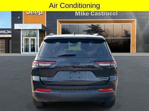 Used 2022 Jeep Grand Cherokee L Limited w/ Black Appearance Package AWD/4WD image 8