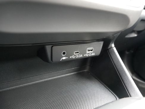 Used 2024 Subaru Crosstrek 2.0i Premium image 33