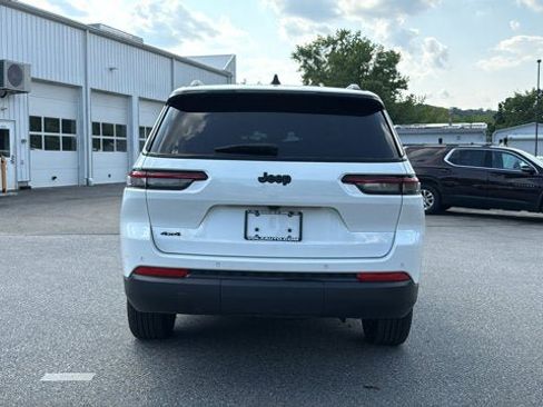 Certified 2025 Jeep Grand Cherokee L Altitude AWD/4WD image 7