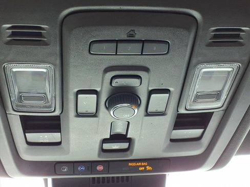 Used 2023 GMC Yukon XL Denali image 27