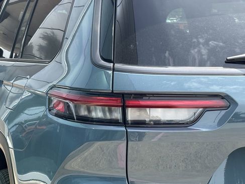 New 2026 Jeep Grand Cherokee L Limited w/ Limited Altitude Package RWD image 6