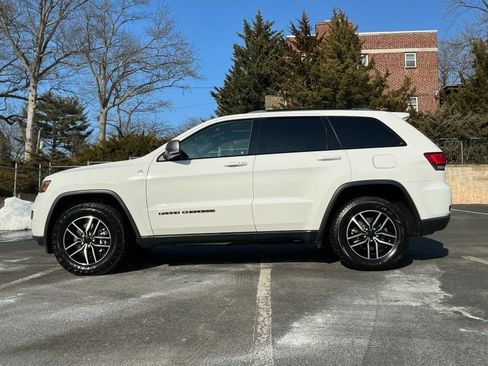 Used 2021 Jeep Grand Cherokee Trailhawk image 9