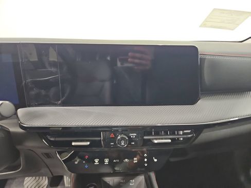 New 2026 Nissan Kicks SR w/ SR Premium Package AWD/4WD image 19