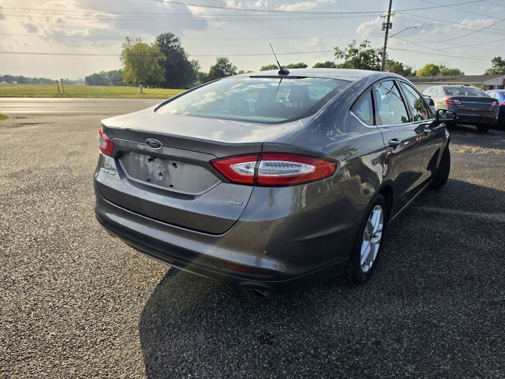 Used 2014 Ford Fusion SE FWD image 2