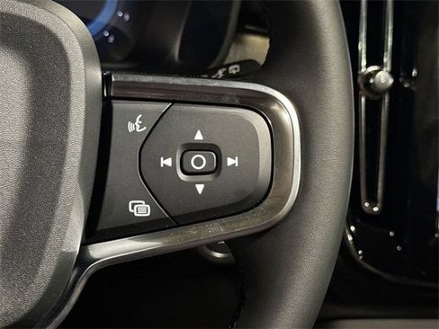 New 2025 Volvo XC40 B5 Core w/ Protection Package Premier AWD/4WD image 11