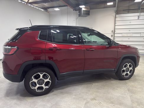 Used 2022 Jeep Compass Trailhawk w/ Trailhawk Convenience Group AWD/4WD image 4