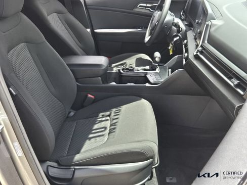 Certified 2025 Kia Sportage LX FWD image 17